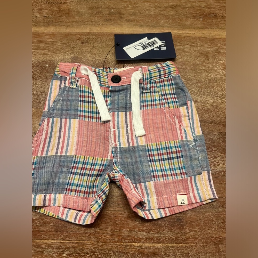 NWT Me and Henry‎ plaid shorts size 0-3 months